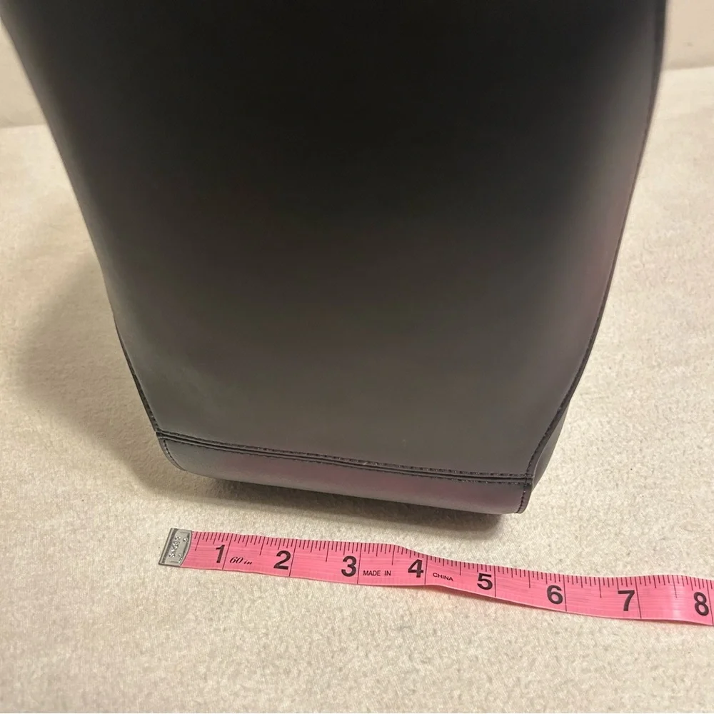 lululemon athletica sleek stylish